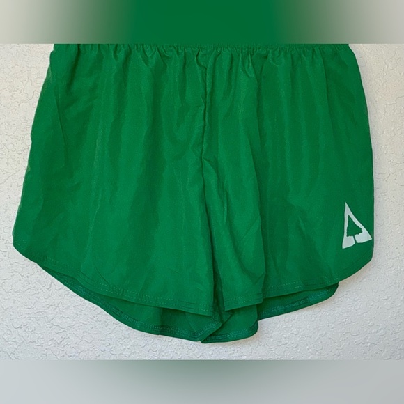 Azarhia Women's Green Shorts (NWT) - Picture 3 of 7